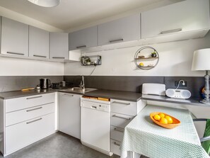 Refrigerador, microondas, horno y lavavajillas 