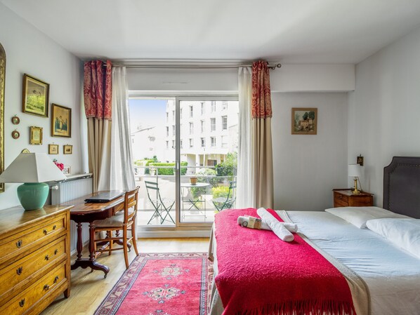 1 habitación, tabla de planchar con plancha, wifi y ropa de cama 