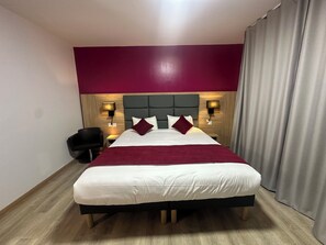 Double Room | Desk, free WiFi, bed sheets - NOROTEL (Brumath)