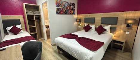 Chambre Triple | Bureau, Wi-Fi gratuit, draps fournis