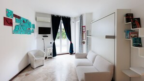 Comfort Apartment | Living area - Alessia's Flat- Breno  (Milan)