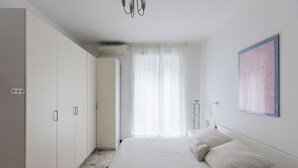 Comfort Apartment - Alessia's Flat- Breno  (Milan)