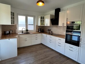 Private kitchen - Exklusive Ferienwohnung bei Berlin, bis 5 Gäste, Große Terrasse, Garten (Bestensee)