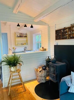 Living area - Tiny House Lindebo near by the Beach (Egå)
