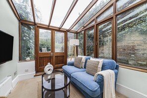 TV 37 pollici con canali satellitari, Netflix, servizi in streaming