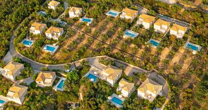 One bedroom holiday house with private pool