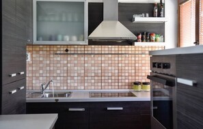 Kühlschrank, Ofen, Herdplatte, Geschirrspüler
