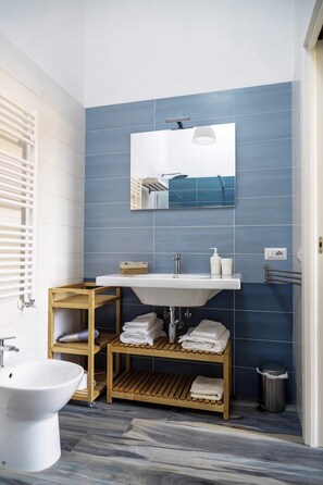 Hair dryer, towels