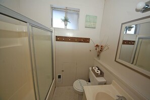 Cabana, 3 quartos | Banheiro | Toalhas de banho