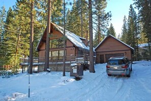 Cabin, 3 Bedrooms | BBQ/picnic area
