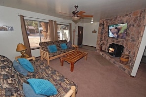 House, 3 Bedrooms | Games room - 1987 Cherokee St. 3 Bedroom Home by RedAwning (South Lake Tahoe)