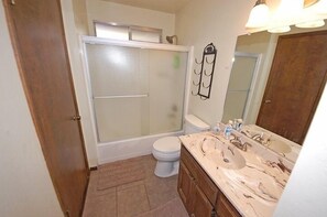Casa, 3 habitaciones | Baño | Toallas 