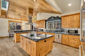 Private kitchen - 2566 Del Norte 5 Bedroom Home by RedAwning (South Lake Tahoe)