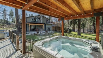 House, 5 Bedrooms | Property grounds