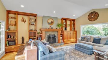 House, 3 Bedrooms | Living area | Smart TV, streaming services