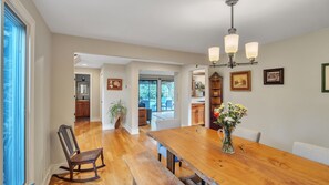 House, 3 Bedrooms | Dining