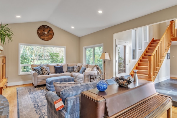 House, 3 Bedrooms | Living area | Smart TV, streaming services