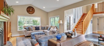 Eugene - Close To Everything 3 Bedroom Home by RedAwning