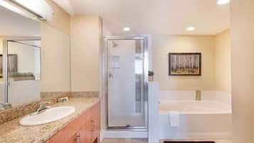 Condo, 2 Bedrooms | Bathroom | Towels