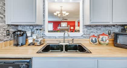 Smyrna Vacation Rental ~ 2 Mi to The Battery!