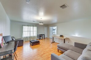 Interior - Austin Home w/ Deck - 9 Mi to Zilker Park! (Austin)