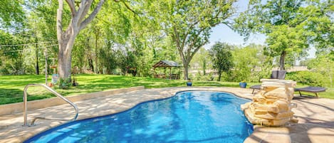 House (5 Bedrooms) | Front of property