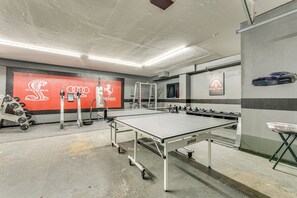 House (5 Bedrooms) | Interior