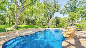 Rumah (5 Bedrooms) | Bagian depan properti