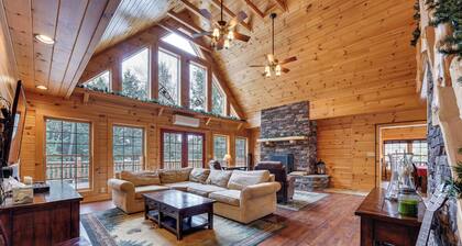 Hot Tub & Dock: Waterfront Cabin in Old Forge!