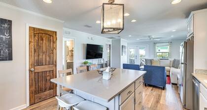 Cape San Blas Home w/ Pool Access: Walk to Beach!
