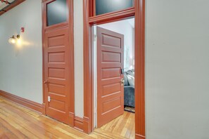 Apartment (1 Bedroom) | Interior - Downtown Hot Springs Condo - Walk to Restaurants! (Hot Springs)