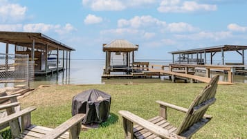 House (3 Bedrooms) | Property grounds