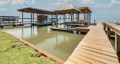 Lakefront Livingston Retreat w/ Dock & Fire Pit!