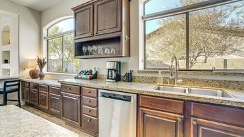 Rumah (4 Bedrooms) | Interior