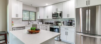 Bright Tempe Home w/ Fenced Backyard!