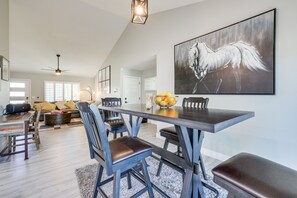 Interior - Bright Tempe Home w/ Fenced Backyard! (Tempe)