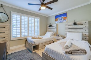 Interior - Bright Tempe Home w/ Fenced Backyard! (Tempe)