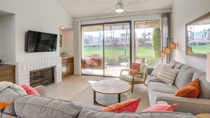 Apartment (2 Bedrooms) | Interior - Palm Desert Condo w/ Patio & Golf Course Views (Palm Desert)