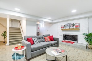 Interior - Spacious Lincoln Home w/ Yard < 1 Mi to Downtown! (Lincoln)