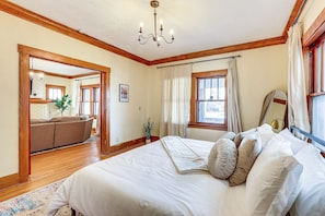 Nhà (6 Bedrooms) | 6 phòng ngủ, bàn ủi/dụng cụ ủi quần áo, bộ trải giường 
