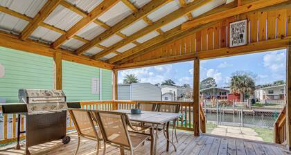 Pensacola Home w/ Private Dock - 7 Mi to Beaches