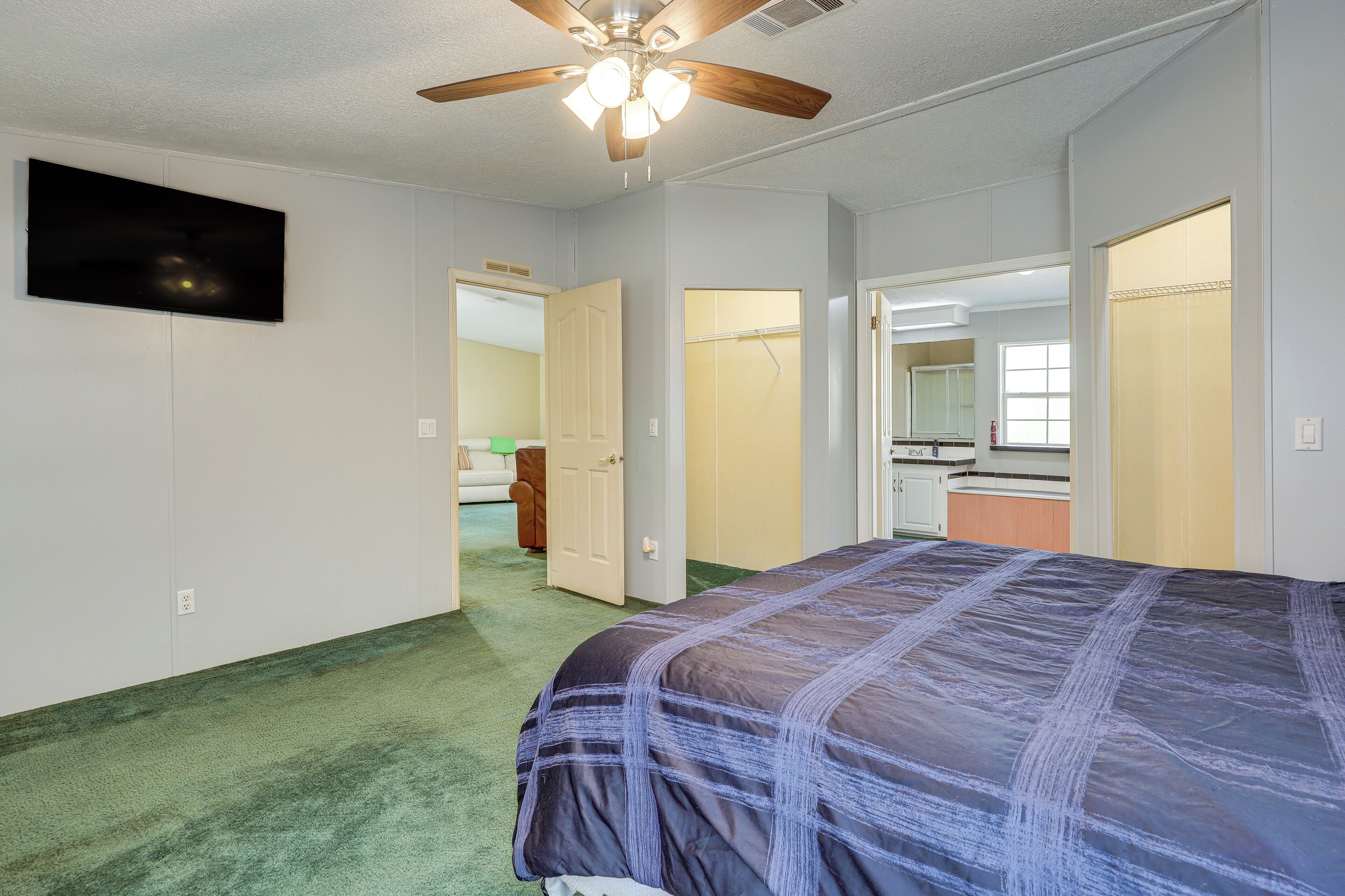 المنشأة من الداخل