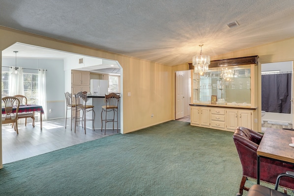House (3 Bedrooms) | Interior