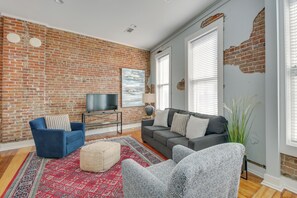 Apartment (1 Bedroom) | Front of property - Downtown Hot Springs Condo Near Bathhouse Row! (Hot Springs)