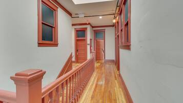 ุดูุฉ (1 Bedroom) | ุงูู
ูุดุฃุฉ ู
ู ุงูุฏุงุฎู