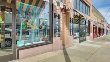 Apartment (1 Bedroom) | Interior