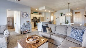 Apartment (2 Bedrooms) | Interior - Lake Ozark Condo w/ Water Views & Pool Access! (Lake Ozark)