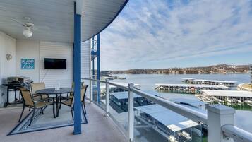 Apartment (2 Bedrooms) | Front of property