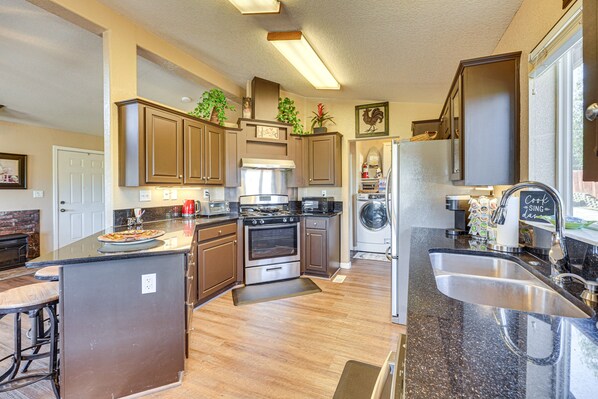 House (3 Bedrooms) | Interior