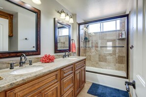 House (5 Bedrooms) | Bathroom